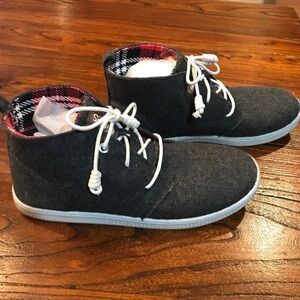 👟 RARE Sneaker/Bootie by Circus
